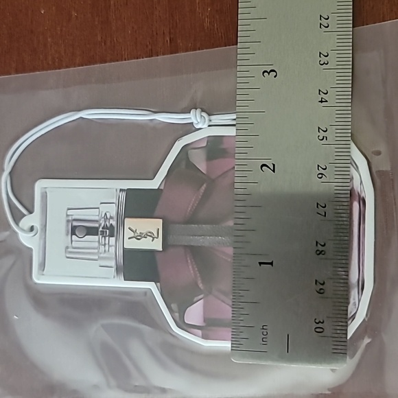 Yves Saint Laurent: Mon Paris Luxury Car Air Freshner Hanging Scent - Picture 4 of 5